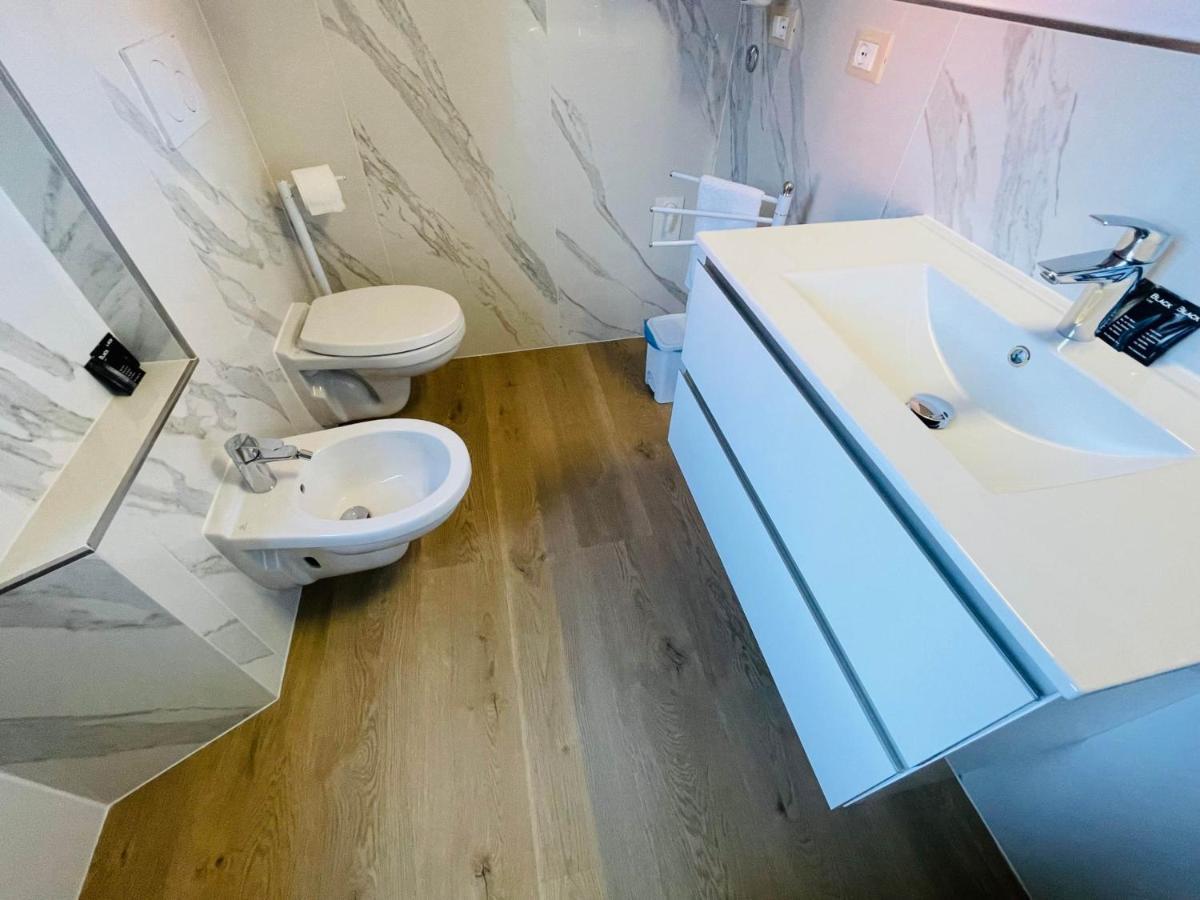 Novecento Luxury&Spa Residence 4 Stelle Montese エクステリア 写真