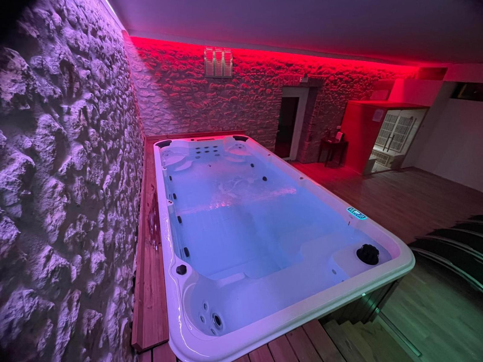 Novecento Luxury&Spa Residence 4 Stelle Montese エクステリア 写真